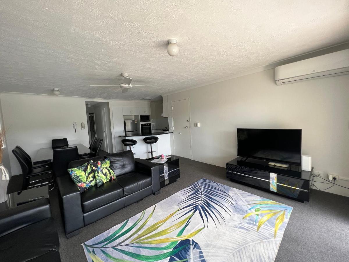Cascade Gardens Apartments โกลด์โคสต์ ภายนอก รูปภาพ