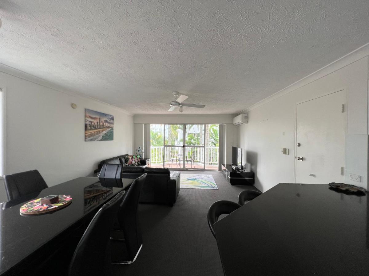 Cascade Gardens Apartments โกลด์โคสต์ ภายนอก รูปภาพ
