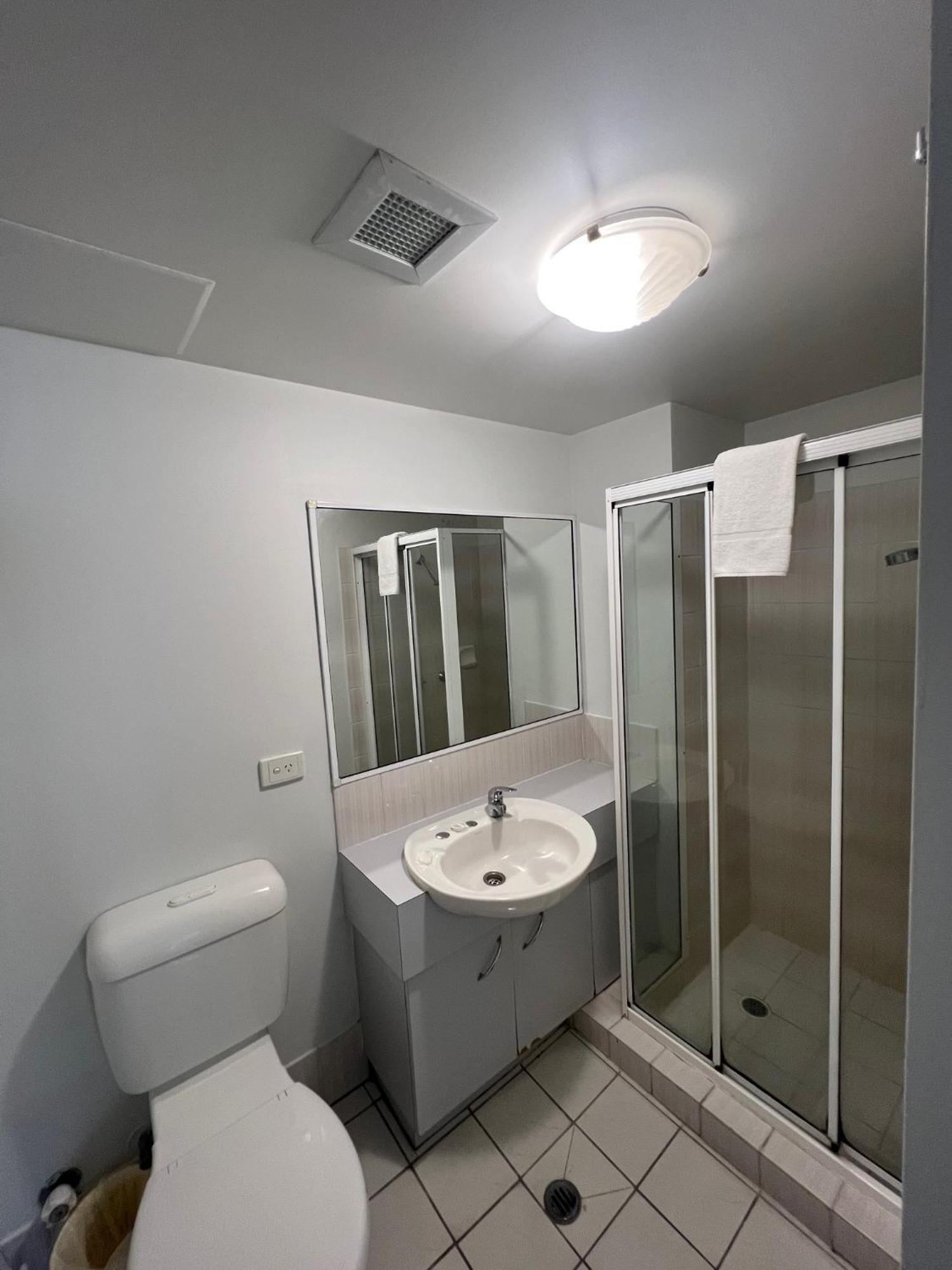 Cascade Gardens Apartments โกลด์โคสต์ ภายนอก รูปภาพ